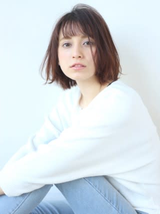 丸顔さんを童顔から大人顔へ! こなれ小顔ボブ♪