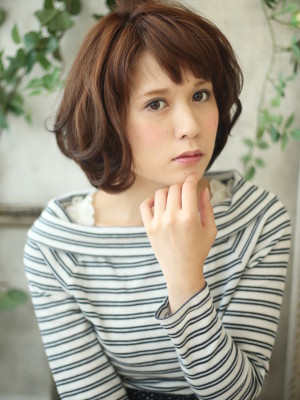 バングが◎ニュアンスボブ柔らかい雰囲気で女子力UP