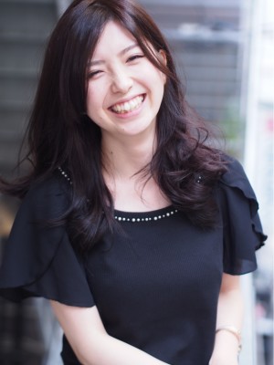『ROJI』真夏の媚びないダークトーンヘア