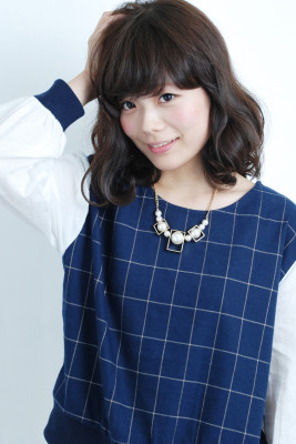 「ナチュラルウェーブで動きのあるボブ」