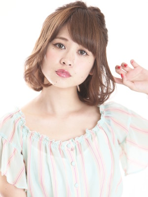 ドライな質感が際立つアレンジヘアに人気集中！！