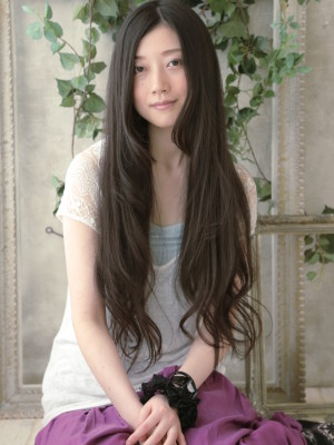 モードスーパーロング！！ゆる巻きで抜群の存在感な美女