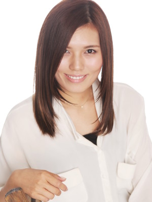 iラインのラフストレートで大人のモード顔にシフト