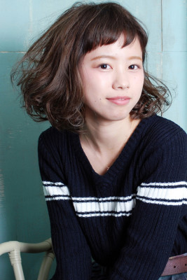 「シースルーショートバングなルーズボブ」早崎陽一