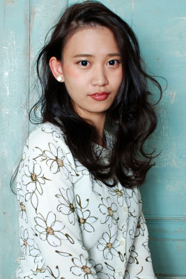 「ルーズコケティッシュなセミロング」早崎陽一