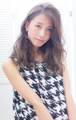 大人可愛い外国人風ウェーブロング