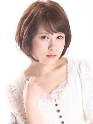 髪本来の美しさを奏でる　大人なアムールボブ　内巻き