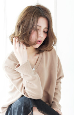 クールフェミニン大人ボブ～キャメルアッシュ