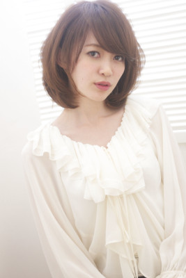 上品フォルムの大人ボブ