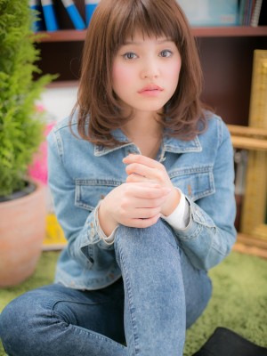 【ぱっつんバング】ショートバングで《甘辛ミディ》