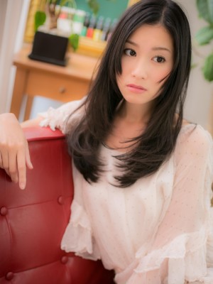 ワンカールストレートでつくる、大人ロング