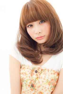 厚めバングの、愛されふわミディー2