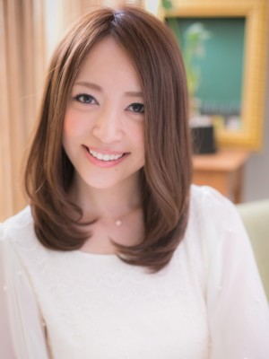 毛先のワンカールが可愛い♪上品柔らかミディ2