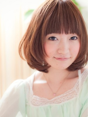 小顔効果も嬉しい!厚めバングのナチュ可愛ボブ