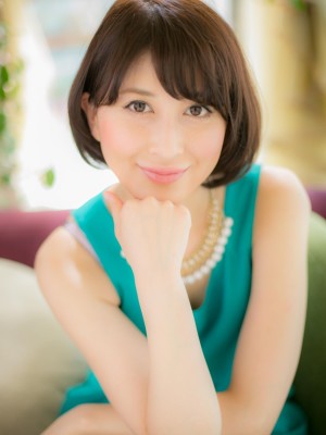 耳かけもオシャレ♪フェミニン大人ボブa