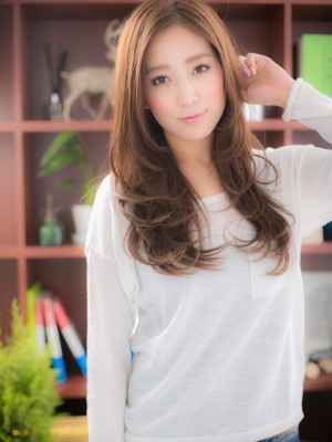 カールで織りなす 《コケティッシュロング》ｂ