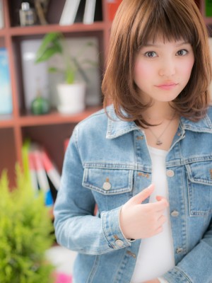 ショートバングで【甘辛ミディ】a