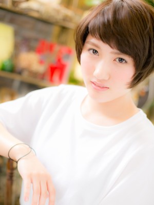 ”モード感”をプラスしたナチュラルショートa