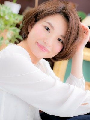 デキる女の”美形”ショートボブa