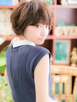 《等身大の》ラフマッシュボブa