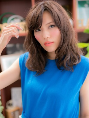 流し前髪で大人レディ抜け感セミディa