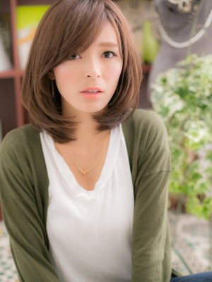 透け感カラーで大人ミディａ