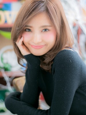 大人女子のこなれ感”エフォートレス”ミディa