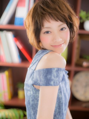 小顔シルエットな、ふんわり無造作ショートa