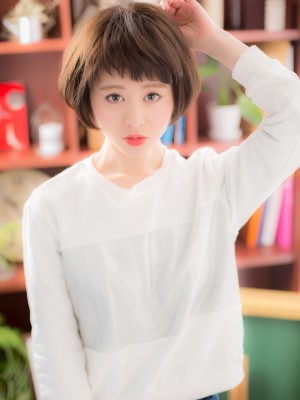 ゛短めバング゛で、脱！☆定番ボブb