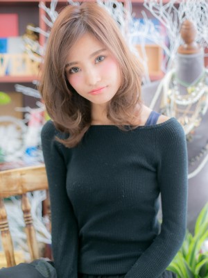 大人女子のこなれ感”エフォートレス”ミディb