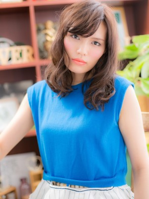 流し前髪で大人レディ抜け感セミディb