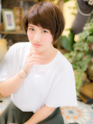 ”モード感”をプラスしたナチュラルショートｂ