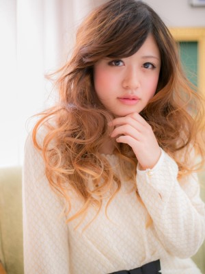 【グラデーション】アレンジ幅UP！‥甘くないウェーブロング