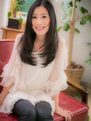ワンカールストレートでつくる、大人ロング