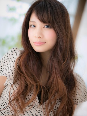 クールにもフェミニンにも大人の上質カールb