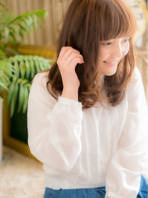 目元の可愛さUP☆柔らかミディｂ