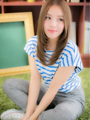 毛先にニュアンス・・しっとりストレートb 毛先にニュアンス・・しっとりストレートbのイメージ画像