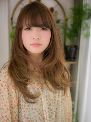 グラデーションカラーの柔らかカールヘアb