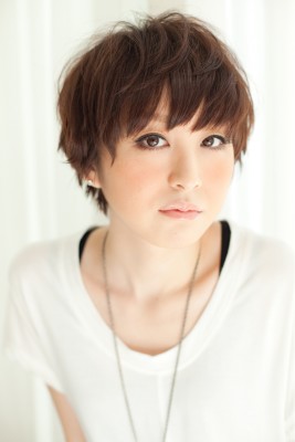 目力UPのフェミショート