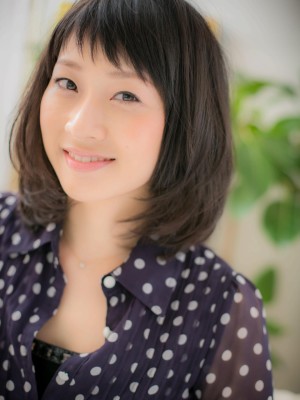 短め前髪が可愛い、個性派★黒髪ミディー