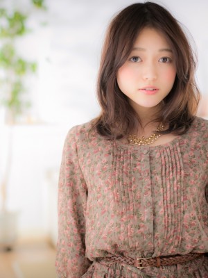 好感度UP★ほんのりブラウンのナチュラルミディ