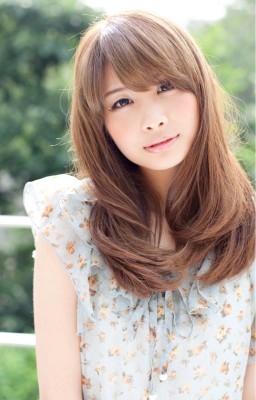 魅力を引き出すナチュラルロング