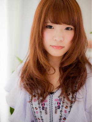 mixウェーブでゆるカジュアルな、小悪魔ヘア