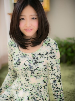 永遠の定番！黒髪・艶・ミディー