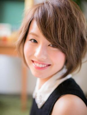 細かなハイライトで立体感☆ハニーカラーボブb