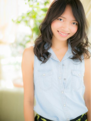 黒髪ウェーブロングｂ