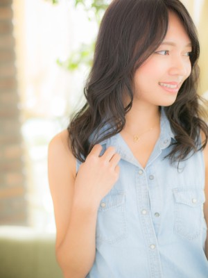 黒髪ウェーブロングa