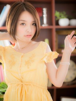 ツヤがポイント☆ナチュラルストレートa