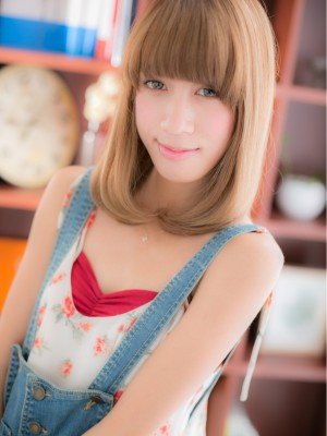 【厚めバング】が旬☆ワンカールストレートb