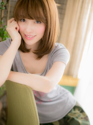 甘く知的な表情にワンカールストレートｂ
